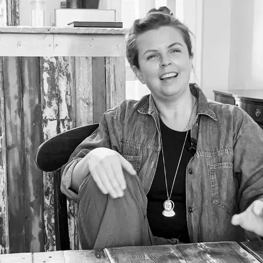 S2-15. Reverie Social Table - Julia Hattingh