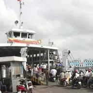 Những chuyến phà thương nhớ ở phương Nam - Kỳ 3: Đi mau kẻo trễ chuyến phà đêm qua bến bắc Cần Thơ