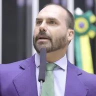Eduardo Bolsonaro participa de evento nesta terça com Trump e Milei