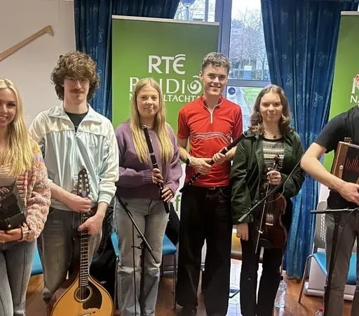 Donnchadh Mac Aodh, Maedbh Ní Chonaill agus Evan Ó Cualáin, ón gCumann Ceoil.