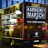 Und dann? - von Nicolas Riedl