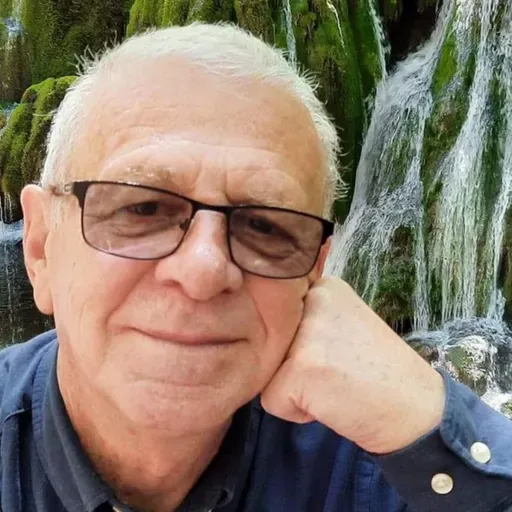 Több mint ötven év az aradi magyar sajtó szolgálatában. A mikrofonnál Puskel Peter Hundörgés S01E18