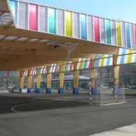 Naia Vallina para tres