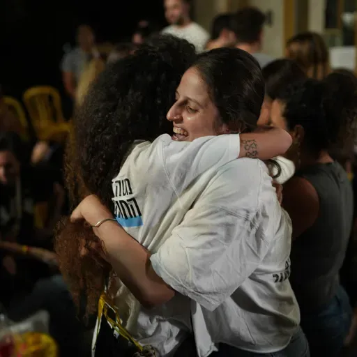 Die Woche vom 04.10.2025 bis 10.10.2025 - Israel und Hamas einigen sich auf erste Punkte von Friedens-Plan, Bundes-Regierung beschließt Reform von Bürger-Geld, Bundes-Polizei soll Spionage-Drohnen abwehren