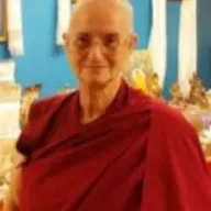 Meditação Devemos abandonar o egoísmo - Venerável Tenzin Kunsang
