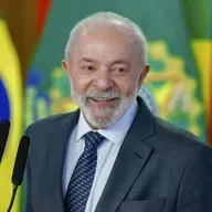 Lula responsabiliza governo Bolsonaro por fraudes no INSS e admite falha de comunicação