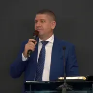Ajutor potrivit - Marius Livanu