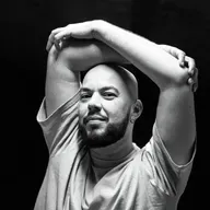André Tecedeiro (parte 1): “Quando somos corpos em perigo, vemos com apreensão as mudanças perigosas no mundo. Mas antevejo uma boa agitação de águas”