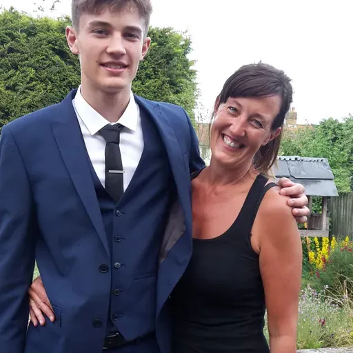 1145: Listen: Kim Webster lost her son Will to experimental drug misuse in 2018, she has reacted to stats showing a rise in under 18s in Kent being treated for addiction issues - 13/01/2026