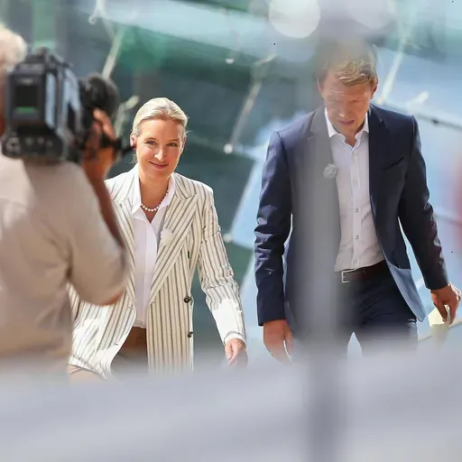 Sommerinterviews in ARD und ZDF - Überholtes Theater oder journalistische Chance?
