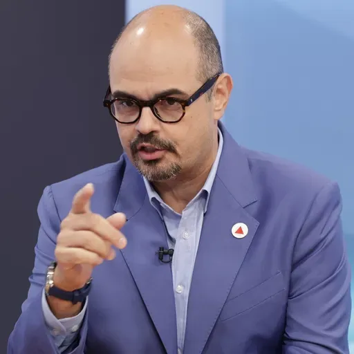 Mateus Simões (PSD) assume governo de Minas, neste domingo (22/3)