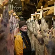 Við Tórði á túri nú heystfjøllini í Tjørnuvík eru gingin