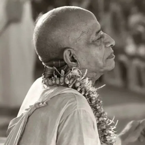 Aula do Sri Caitanya-caritamrta, Madhya-lila, cap. 20, versos 110 e 111, em 17/11/1975 - Bombaim.