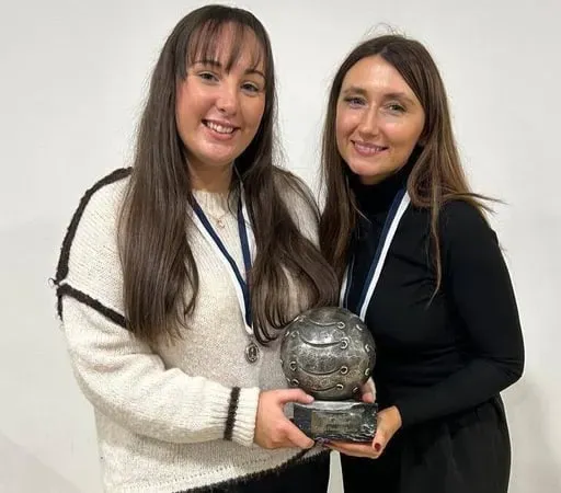 Agallamh Beirte le Niamh Ní Dhúgáin agus Clíodhna Ní Ghallchóir.