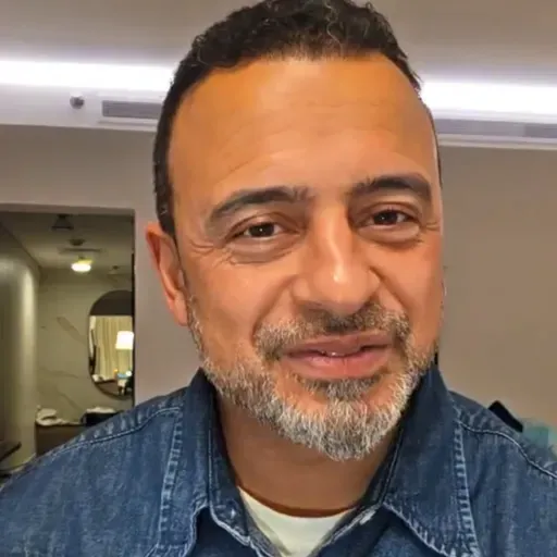 ٣ صفات نفسية للشيطان - خاطرة الفجر - مصطفى حسني