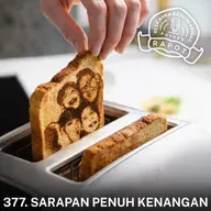 377. SARAPAN PENUH KENANGAN