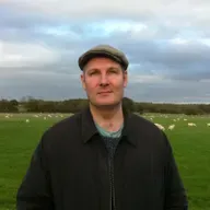 1130: Listen: Kent author Ed Adams has uncovered the true history behind the Pluckley ghost legends - 31/10/2025