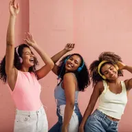 „Macht Musik!“ von Dr. Pop – Warum uns bestimmte Musik ein Leben lang prägt