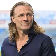 1132: Listen: Gillingham's manager Gareth Ainsworth reacts to their win against Bristol Rovers as he returns after heart surgery 08/11/25